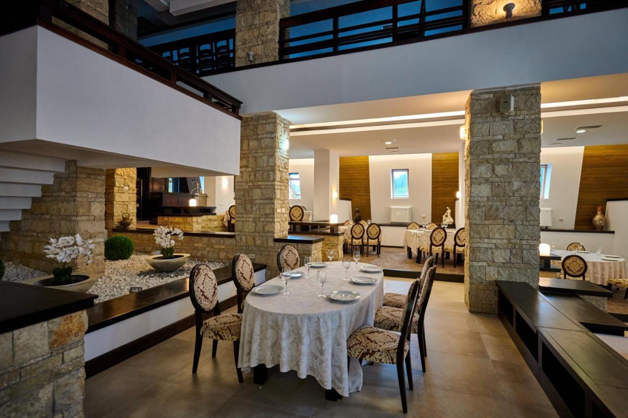 Hotel & Restaurant Sofia Sucevita Bagian luar foto