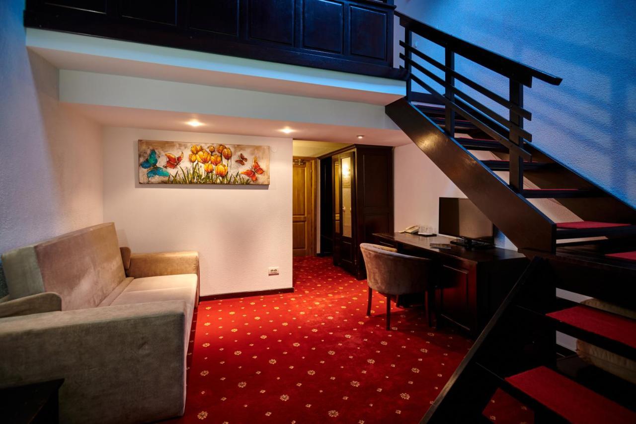 Hotel & Restaurant Sofia Sucevita Bagian luar foto